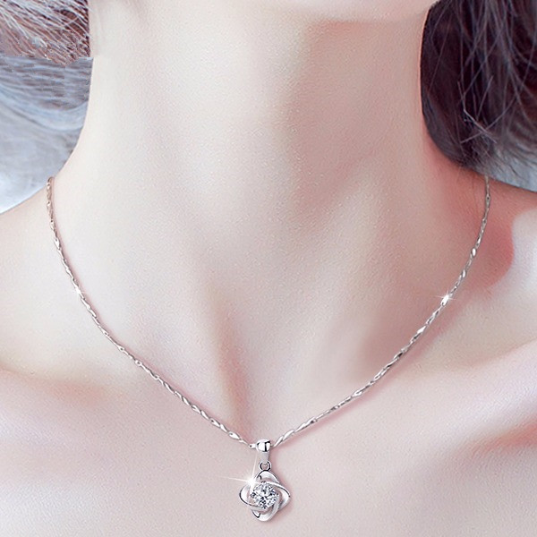 唯一 四叶草银项链