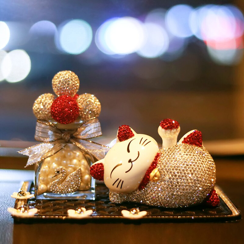 自由牛 招财猫网红车载汽车摆件