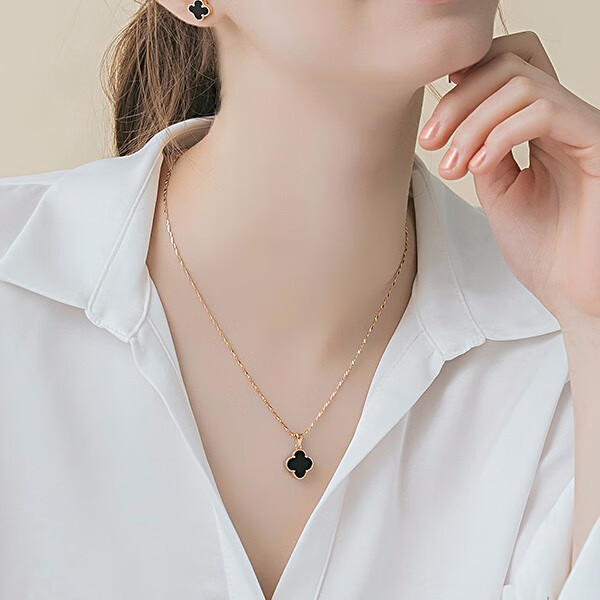 嘉蜜 黑色四叶草项链