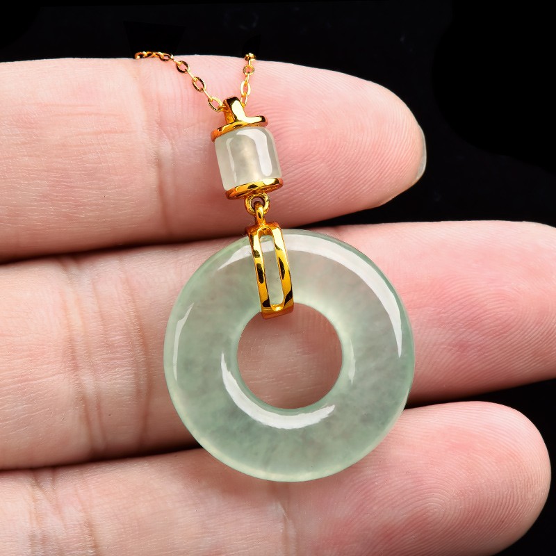 绿翠玉楼 冰种翡翠吊坠