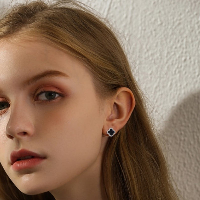 诗筠 复古银色耳饰