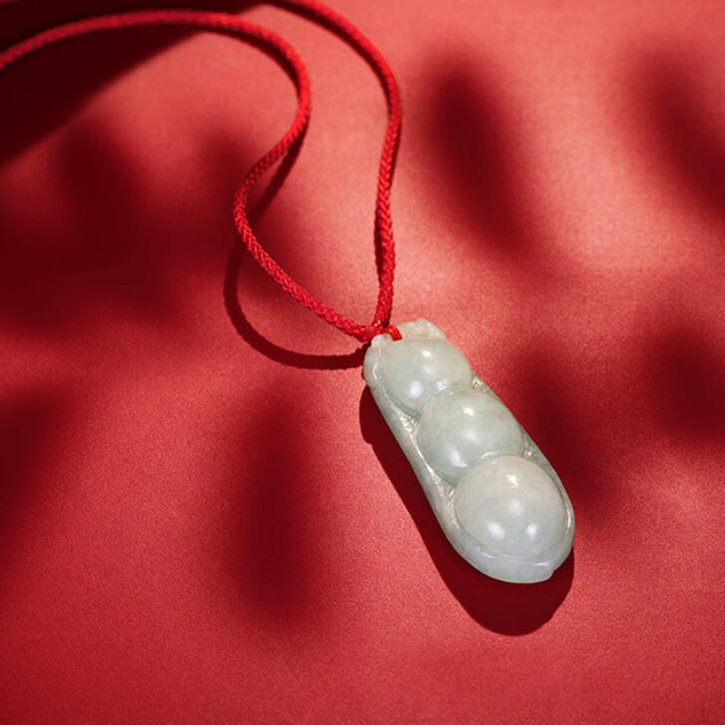 周大福 平安豆荚翡翠吊坠