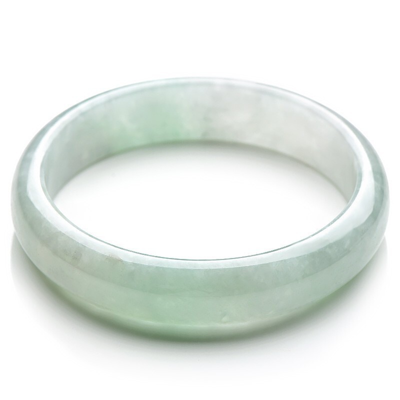 可玉可求 淡绿色翡翠手镯