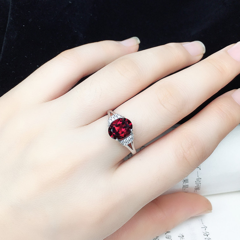 雅隐 时尚石榴石戒指