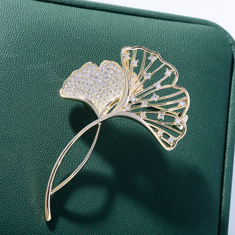 古耐银杏叶皓石胸针