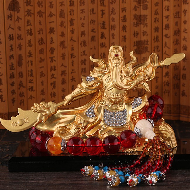 车太太 镶钻威武关公车载摆件