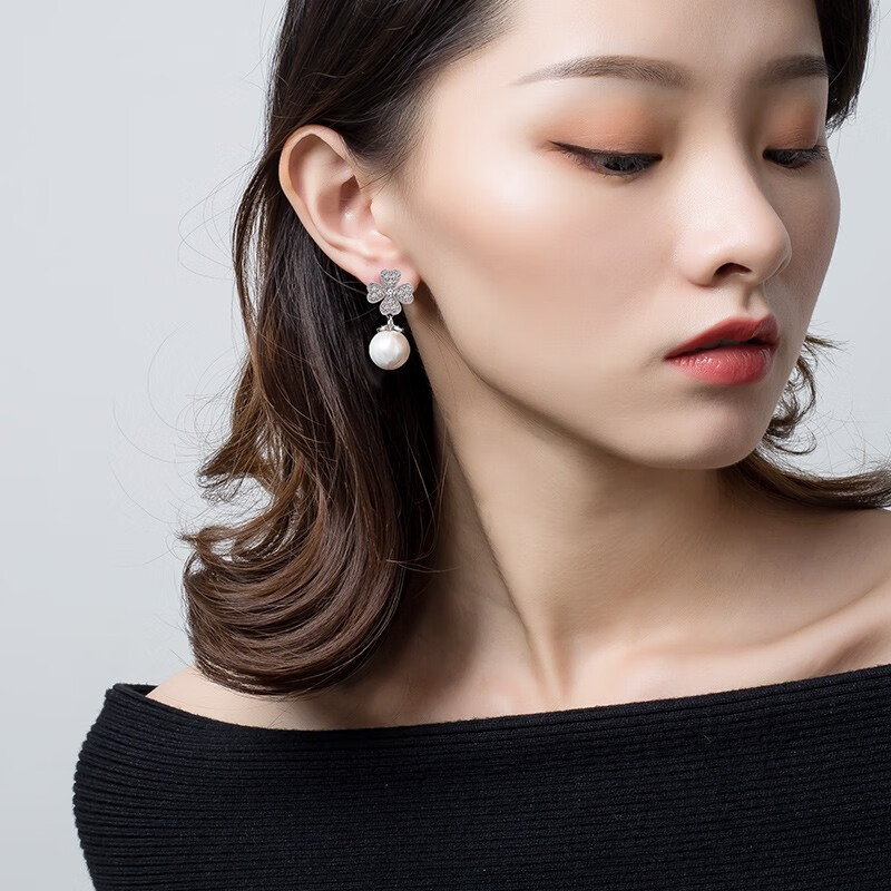 Qlady 时尚长款气质耳饰