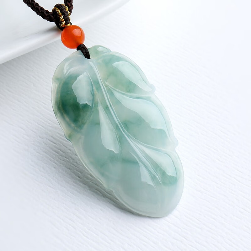 珍唯伊 树叶翡翠吊坠