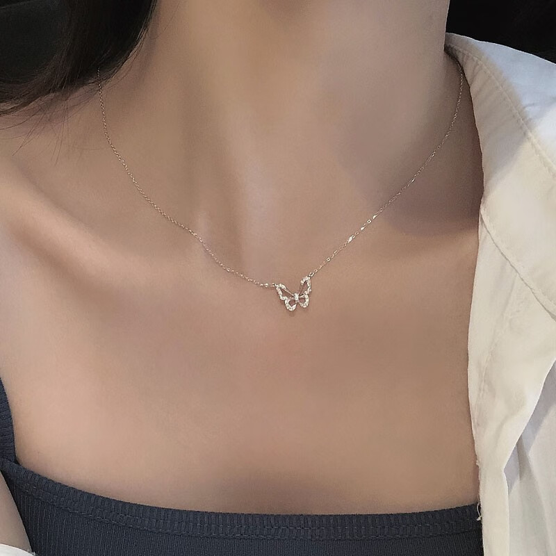 伊黛儿 小众镶钻蝴蝶项链