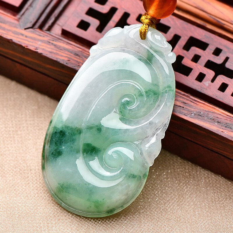 千载一玉 冰底翡翠如意吊坠