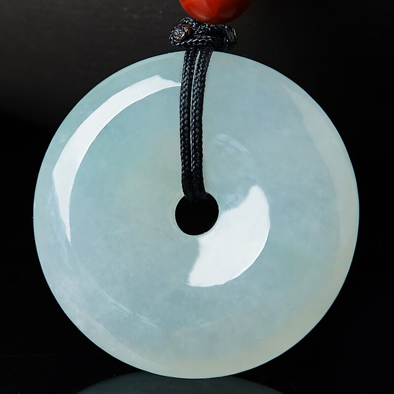 曼丽翠 圆润细腻翡翠吊坠