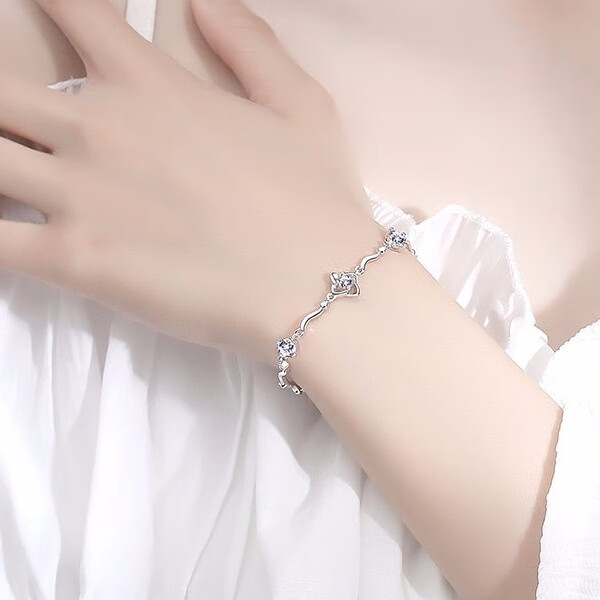 圣雅罗 镂空四叶草手链