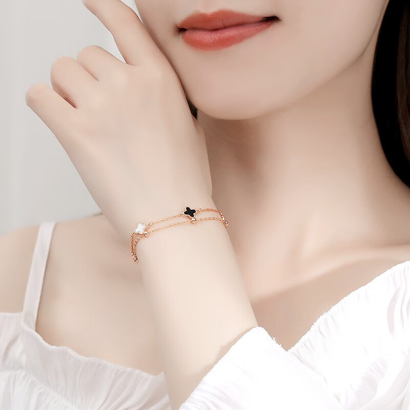 卓尼萱 四叶草18k金手链