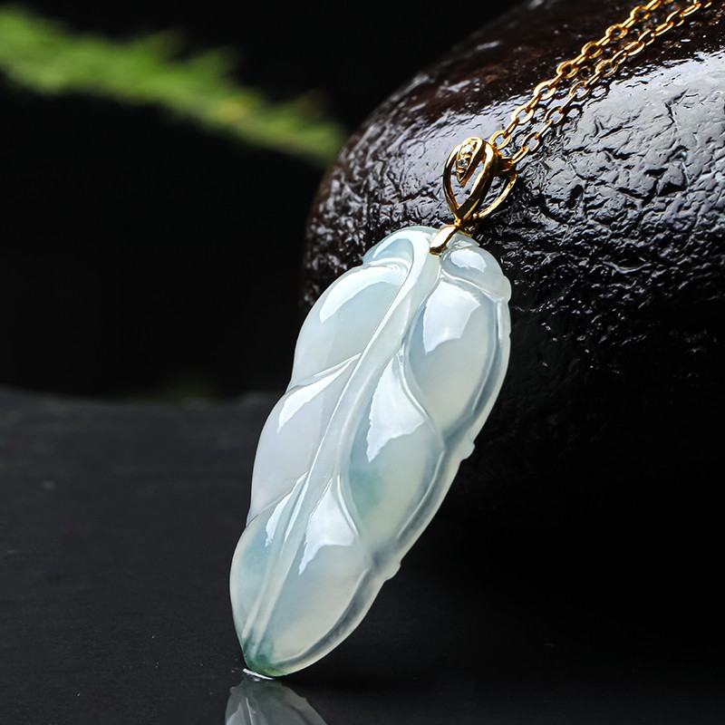 印象眸 通透光泽翡翠吊坠