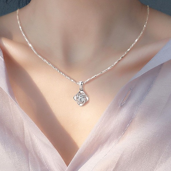 唯一 四叶草锁骨链