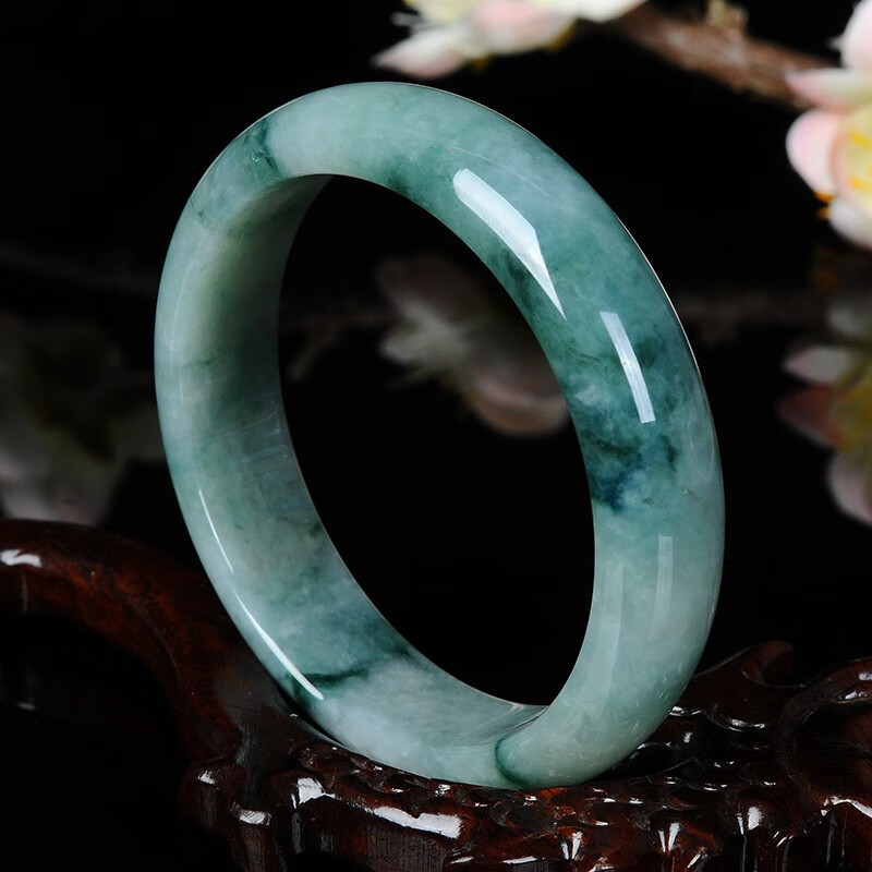 执玉珠宝 简约造型翡翠手镯