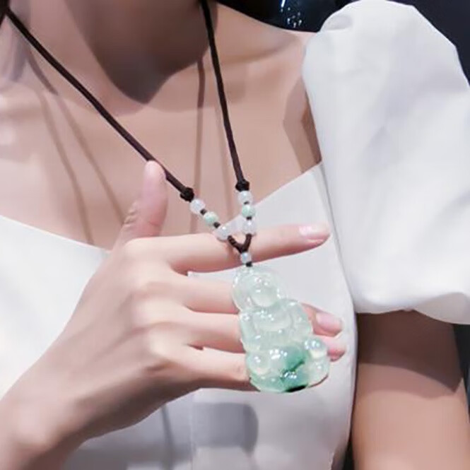 碧玉尊 观音翡翠吊坠