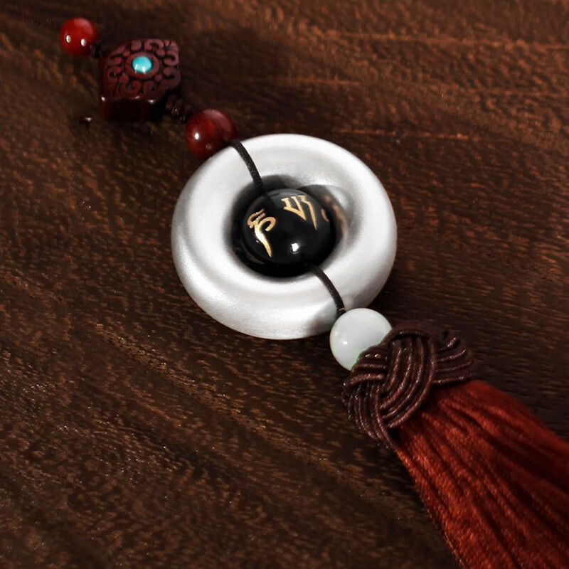 一只小鹿 小巧时尚 汽车挂件