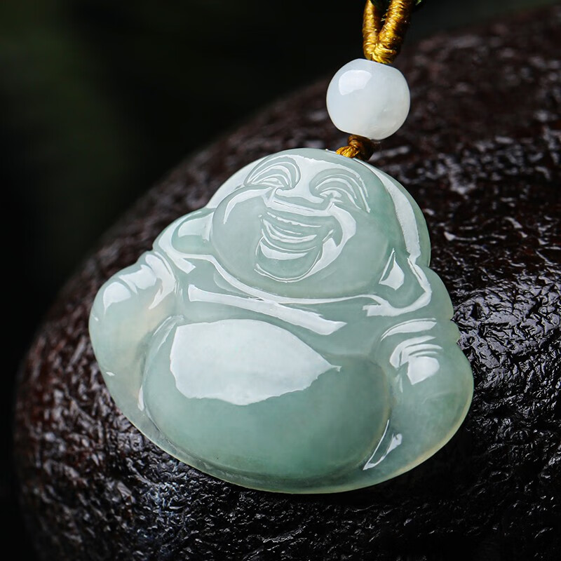 珍唯伊 古典雅致翡翠吊坠