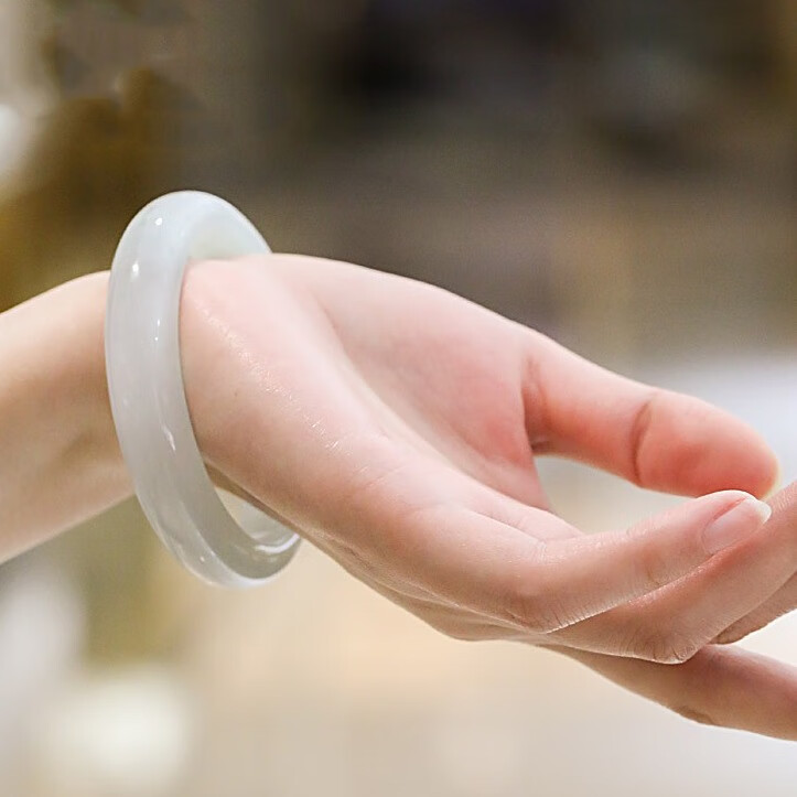 七彩云南 冰糯种贵妃翡翠手镯