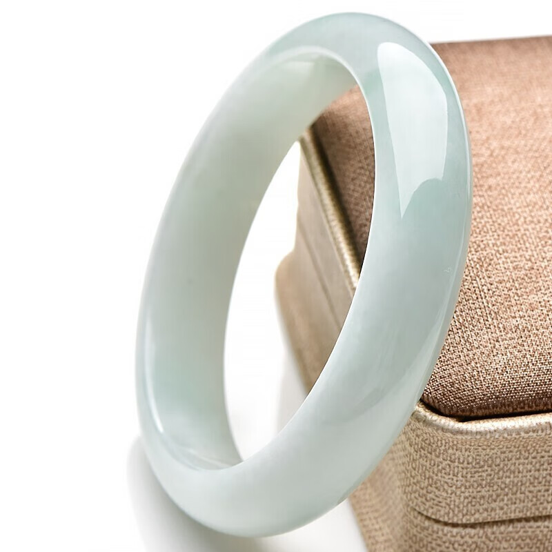 可玉可求 淡绿紫罗兰女款玉镯子