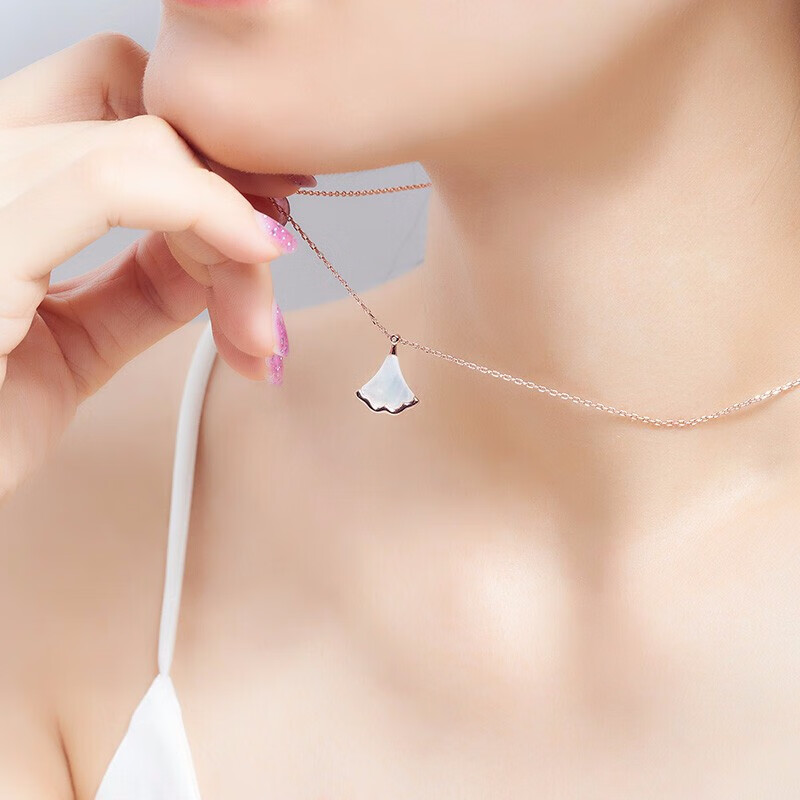 N2it 小裙子扇形项链