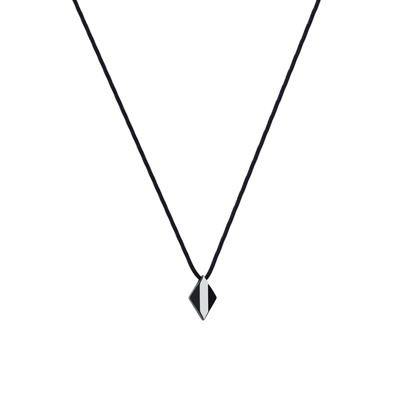 Peifeite 闪光菱石项链