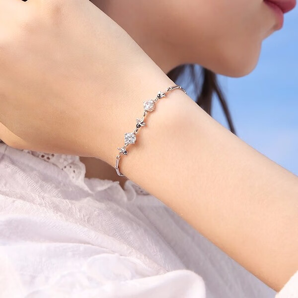 卡蒂罗 镶施华洛世奇锆手链