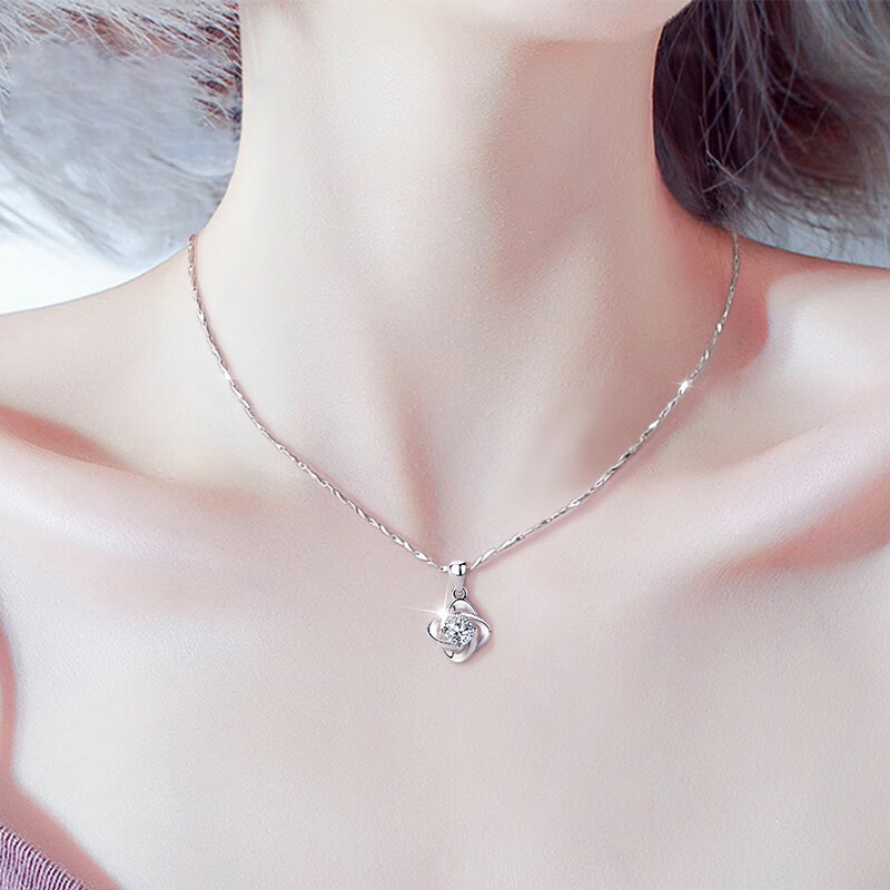 唯一 镶优质锆石项链