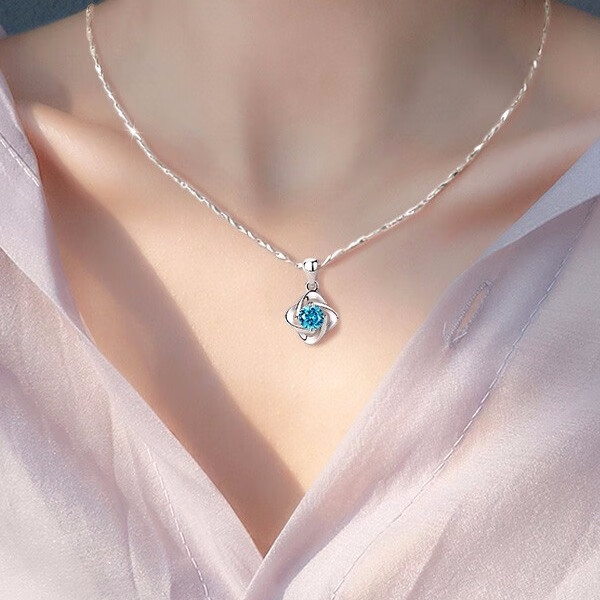 唯一 礼盒包装项链