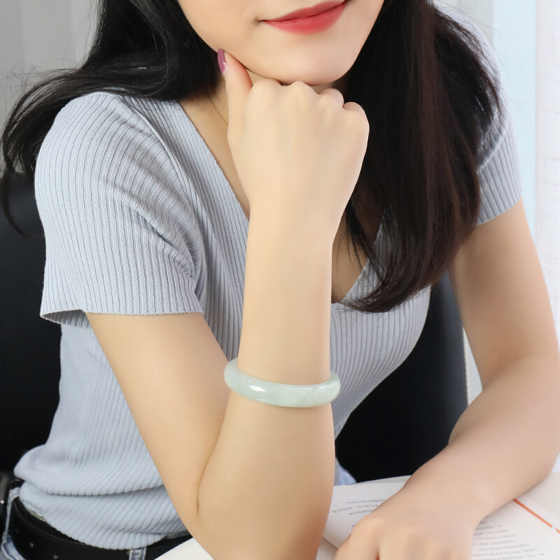 印象眸 水润清透翡翠手镯