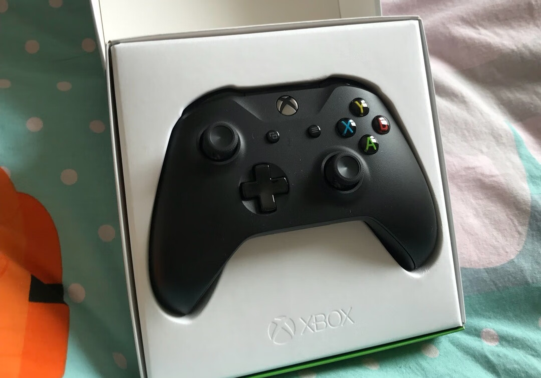 微软xbox游戏手柄，送男朋友实用娱乐礼物