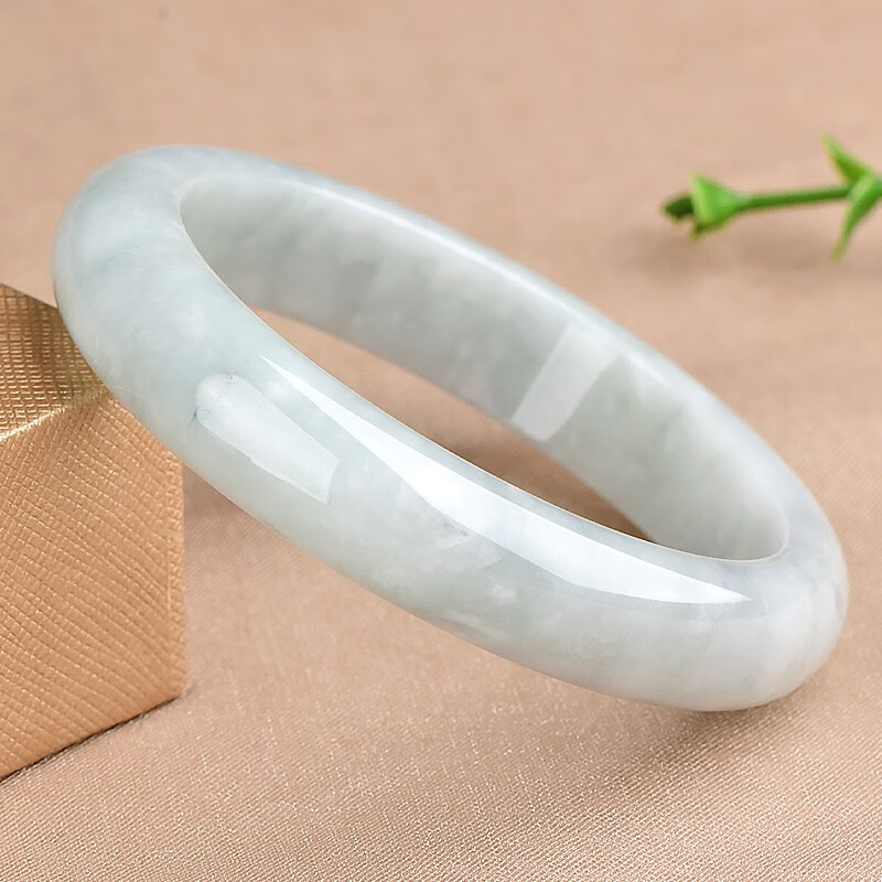 可玉可求 飘花翡翠玉镯