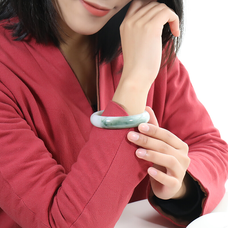 净心石 飘花时尚翡翠手镯