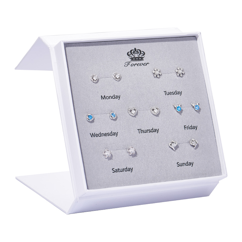 缔晶 精美四叶草耳饰