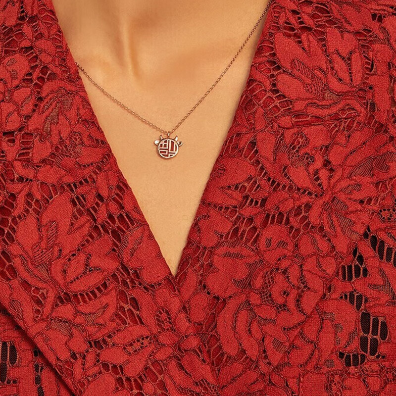 卡蒂罗 本命年小牛吊坠项链