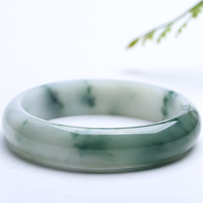 净心石 颜色清丽 翡翠手镯