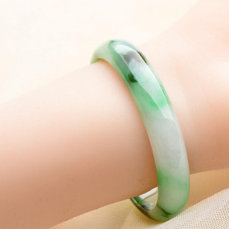 可玉可求 冰油绿飘花翡翠手镯