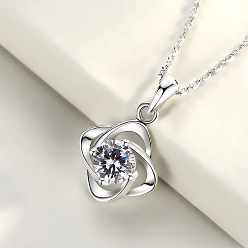 唯一四叶草白色纯银简约锁骨链