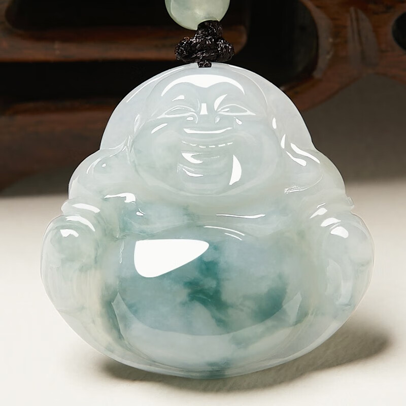 曼丽翠 精雕细琢翡翠吊坠