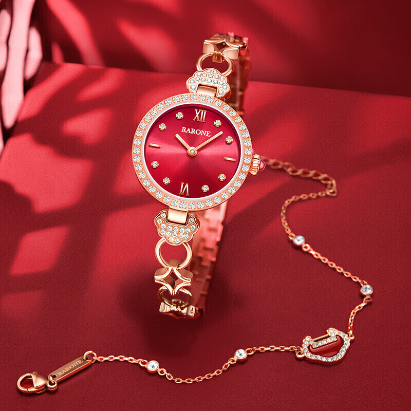 雷诺中国红手链式手表，送女朋友时尚如意风礼物