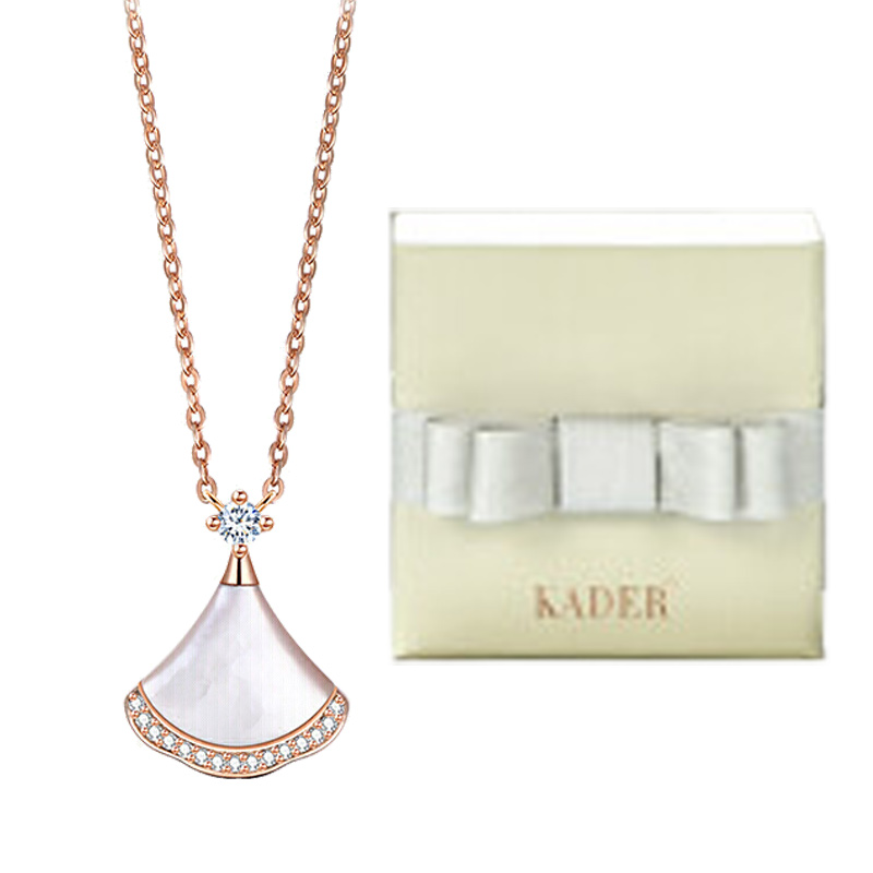 卡蒂罗999银小裙子项链礼盒