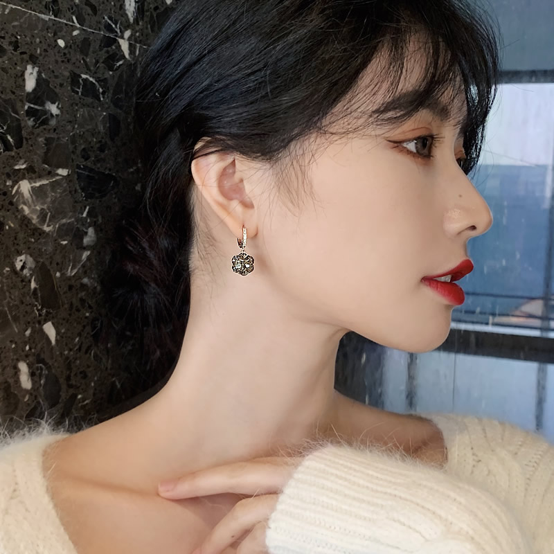 伊黛儿轻质耳饰