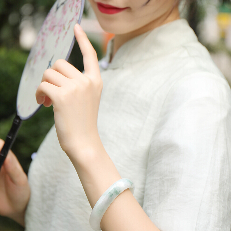 净心石 飘花圆润翡翠手镯