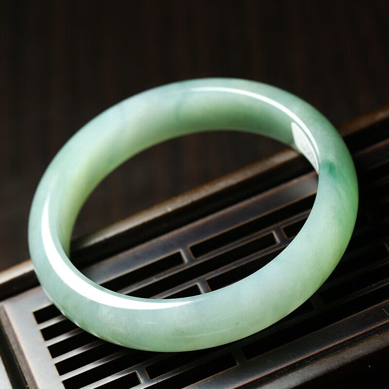 净心石 造型简约 翡翠玉镯