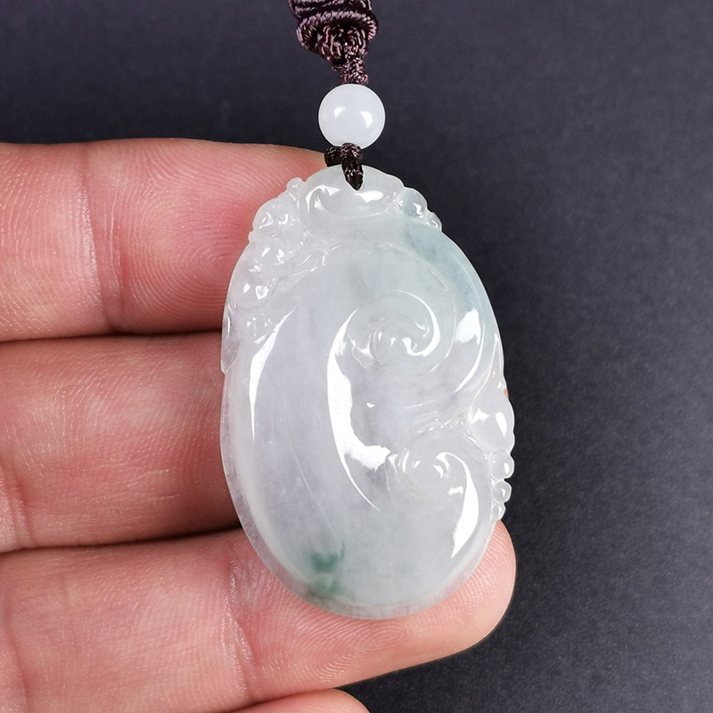 凤禧 玲珑秀丽翡翠吊坠