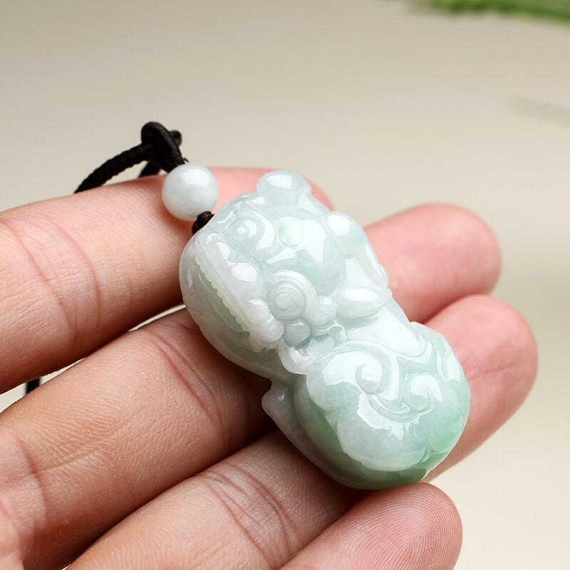 印象眸 细腻亲肤翡翠吊坠