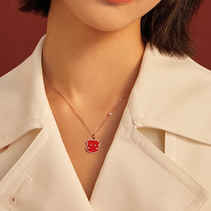 卡蒂罗 感温变色小牛项链