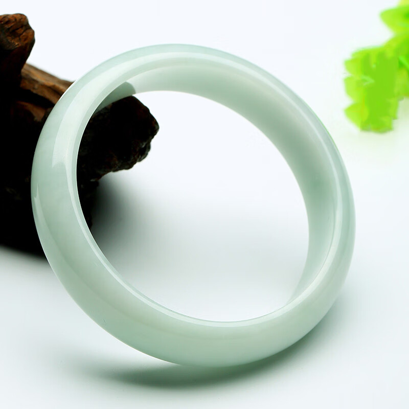 凤禧 质地细腻 翡翠玉镯