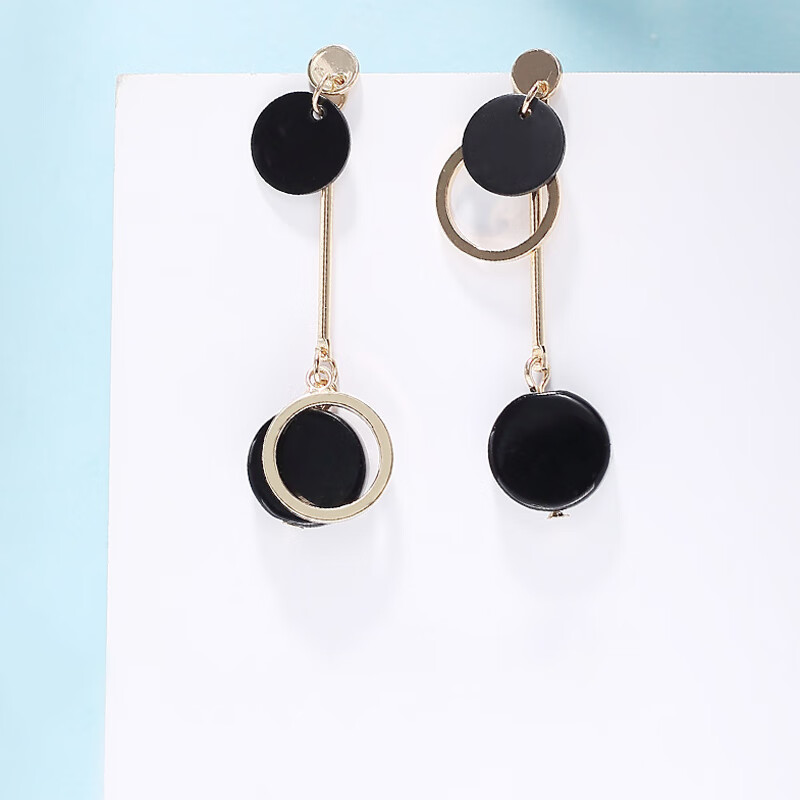 伊黛儿 时尚精美耳饰